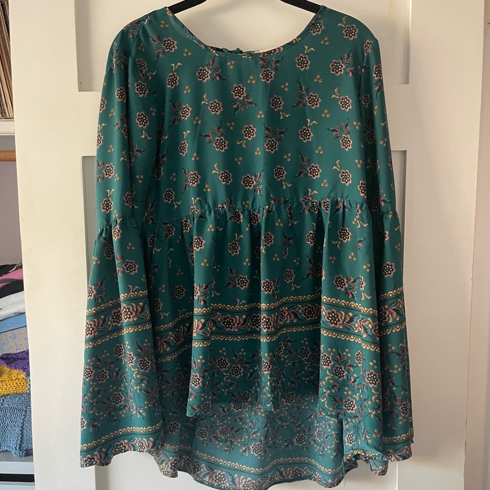 Long sleeve floral top